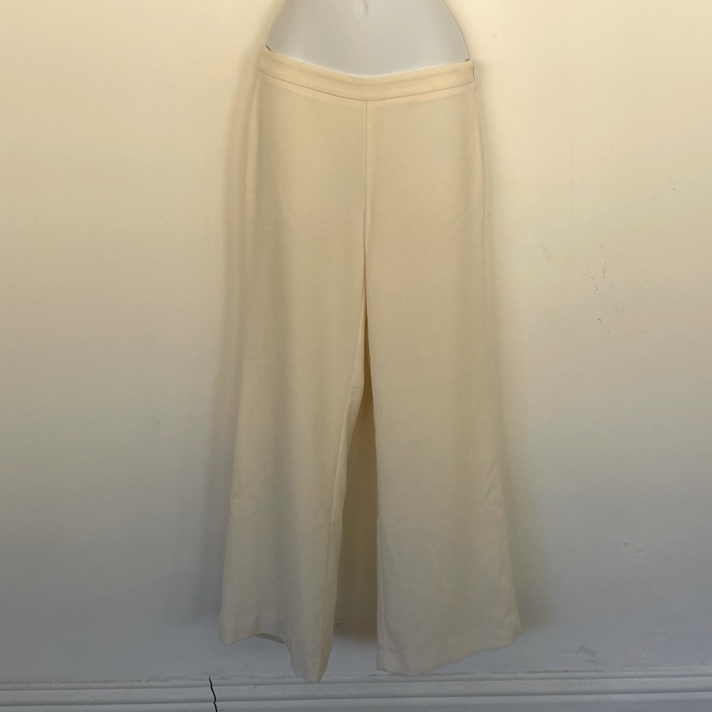 White pants stretch